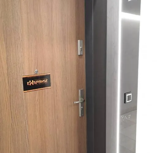 Sun Towers Exspanse 3 Z Parkingiem I Tarasem سفينويتشي